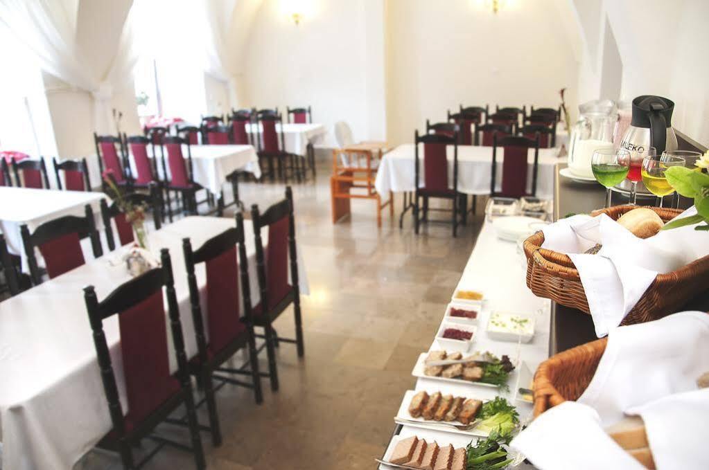 Dom Na Podwalu Bed & Breakfast 3*